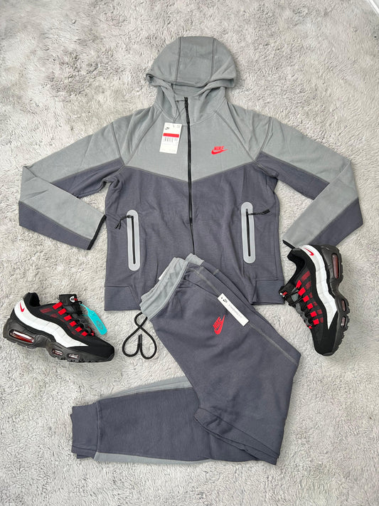 conjunto nike tech